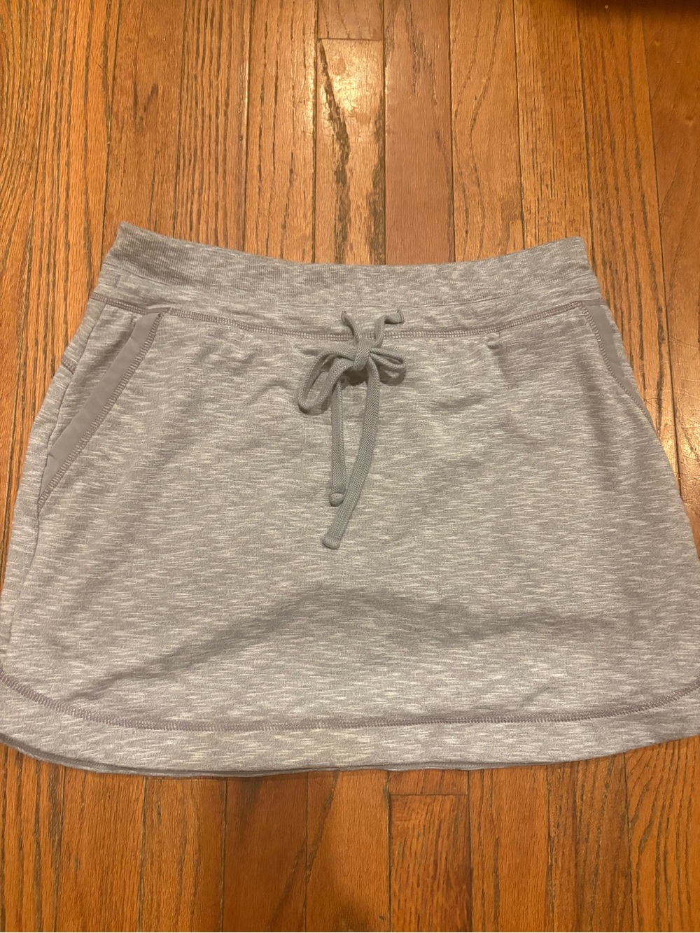 Athleta Heathered Light Gray Drawstring Skirt with with pockets